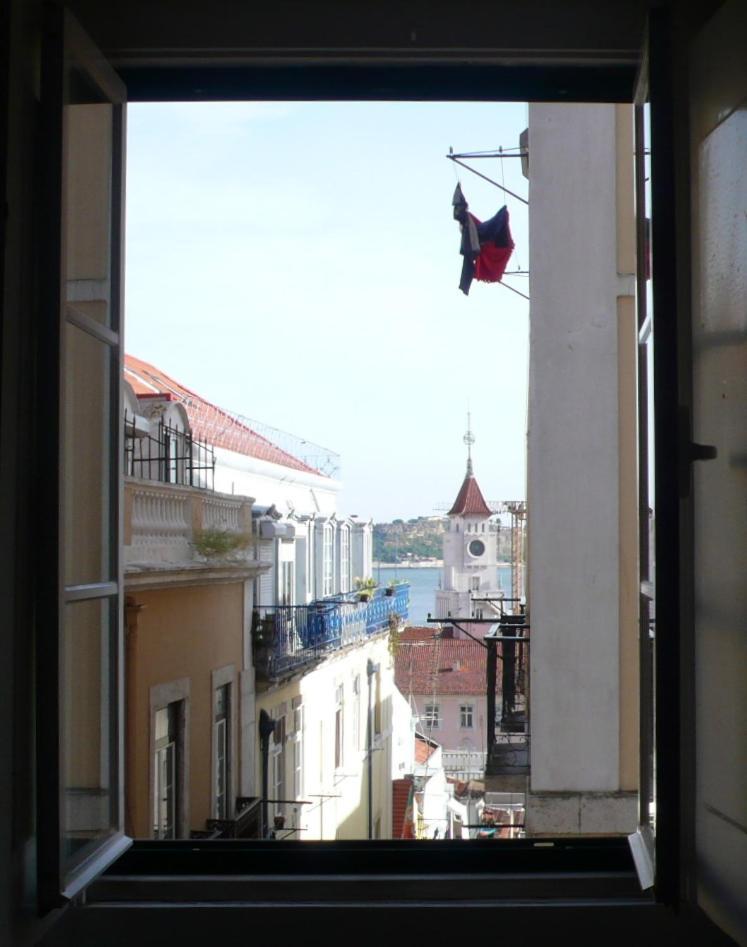 Apartamento Terrace At Typical Bica And Chiado